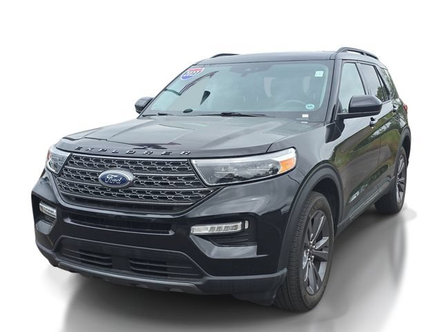 Certified 2023 Ford Explorer XLT w/ Equipment Group 202A AWD/4WD image 2