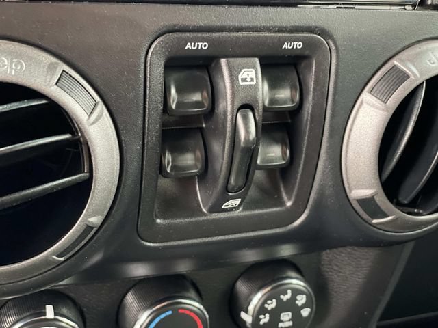 Used 2017 Jeep Wrangler Unlimited Sport w/ Quick Order Package 24S AWD/4WD image 17