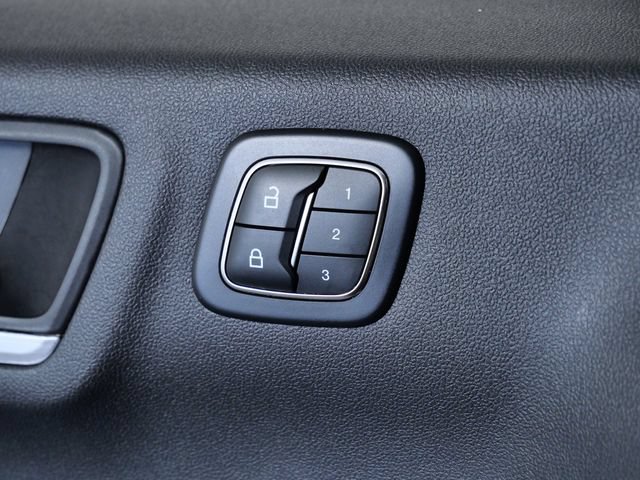 Certified 2025 Ford Escape Platinum AWD/4WD image 28