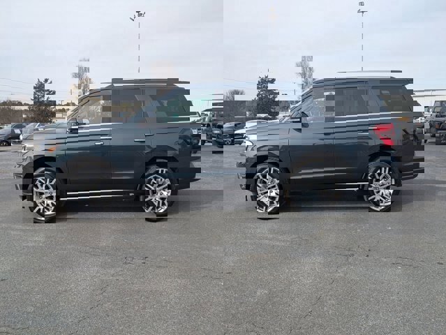Certified 2024 Ford Expedition Limited image 2