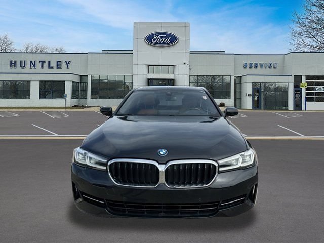 Used 2023 BMW 530e xDrive w/ Premium Package AWD/4WD image 2