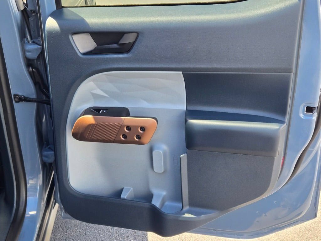 Certified 2024 Ford Maverick Lariat FWD image 10