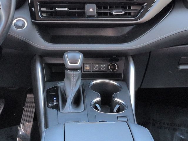 Used 2023 Toyota Highlander LE FWD image 19