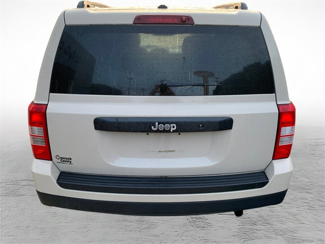 Used 2017 Jeep Patriot Sport FWD image 3
