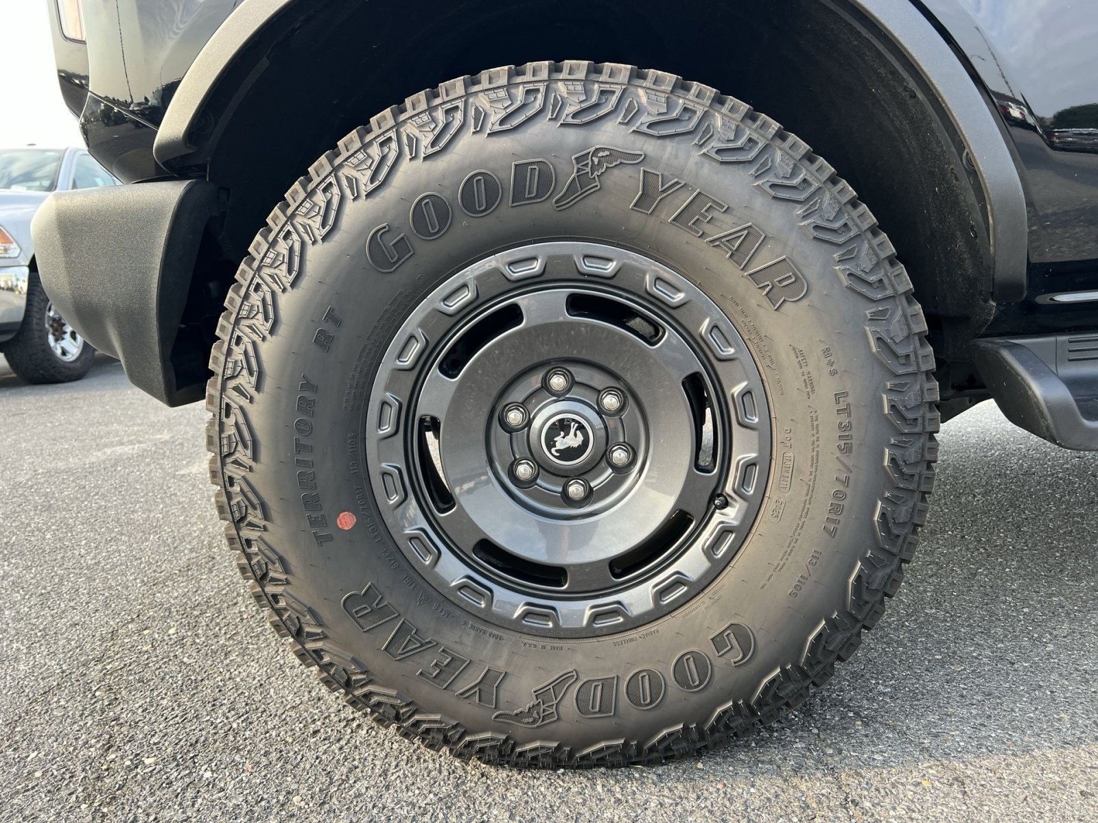 Certified 2025 Ford Bronco Outer Banks w/ Sasquatch Package AWD/4WD image 12