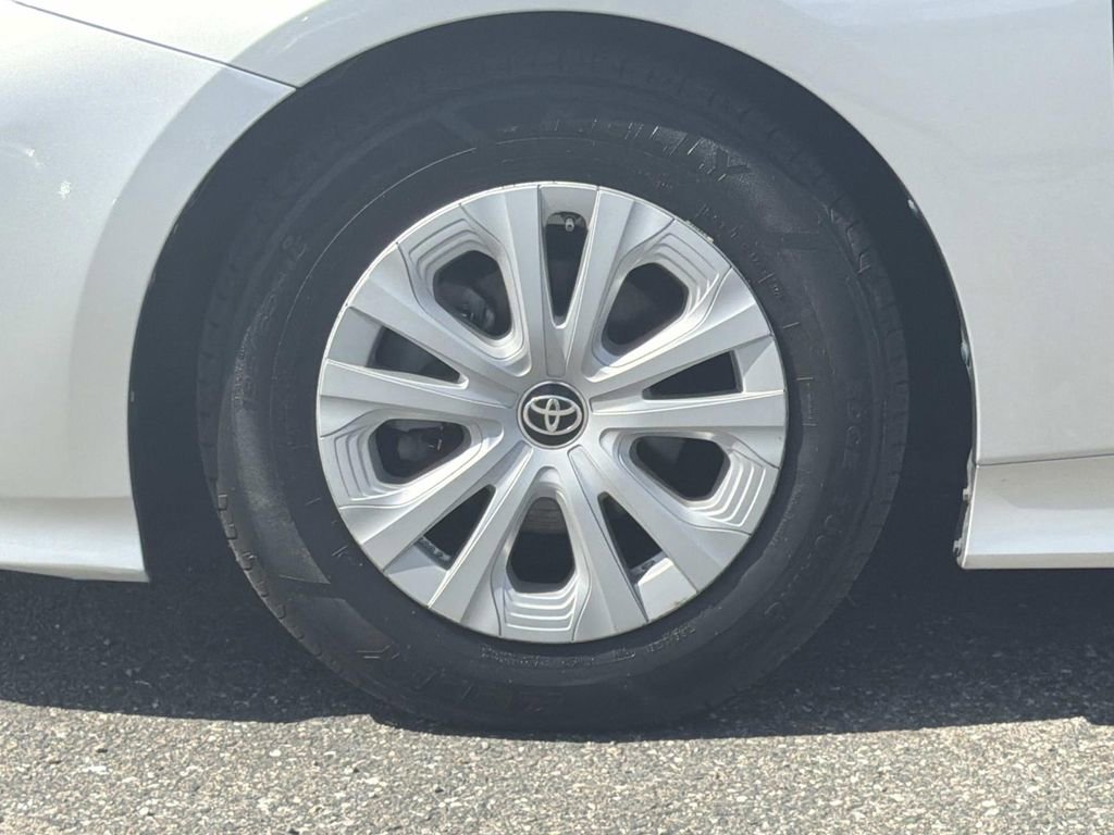 Used 2019 Toyota Prius L Eco w/ Carpet Mat Package FWD image 27