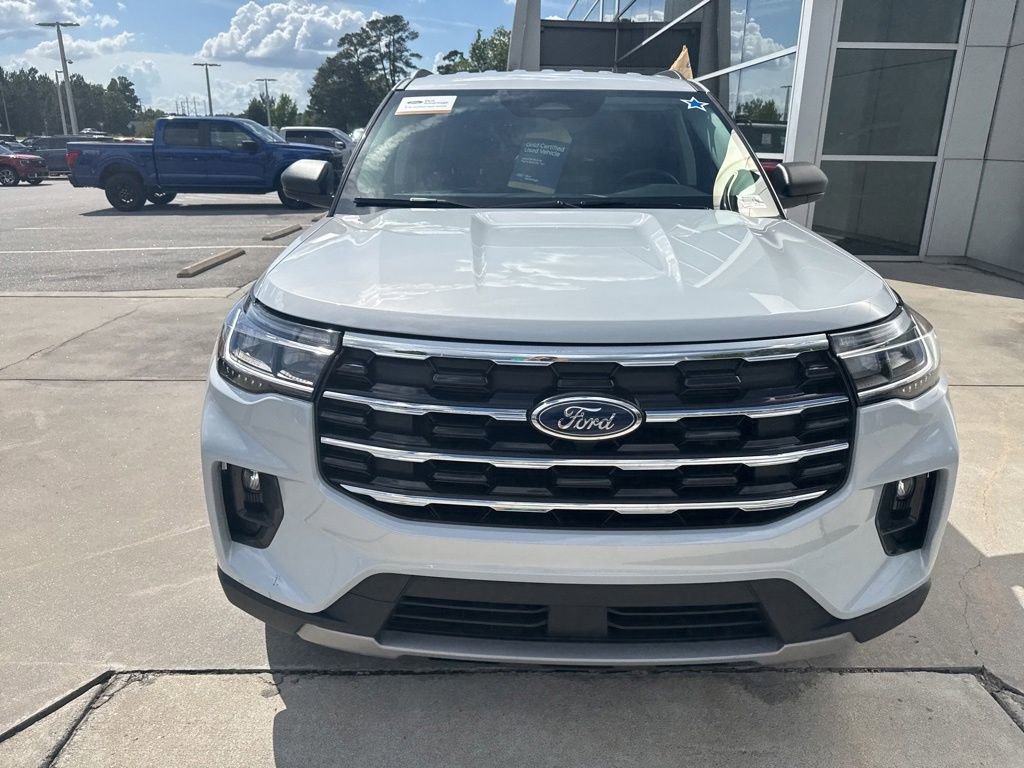 Certified 2026 Ford Explorer Active w/ Active Comfort Package RWD image 2