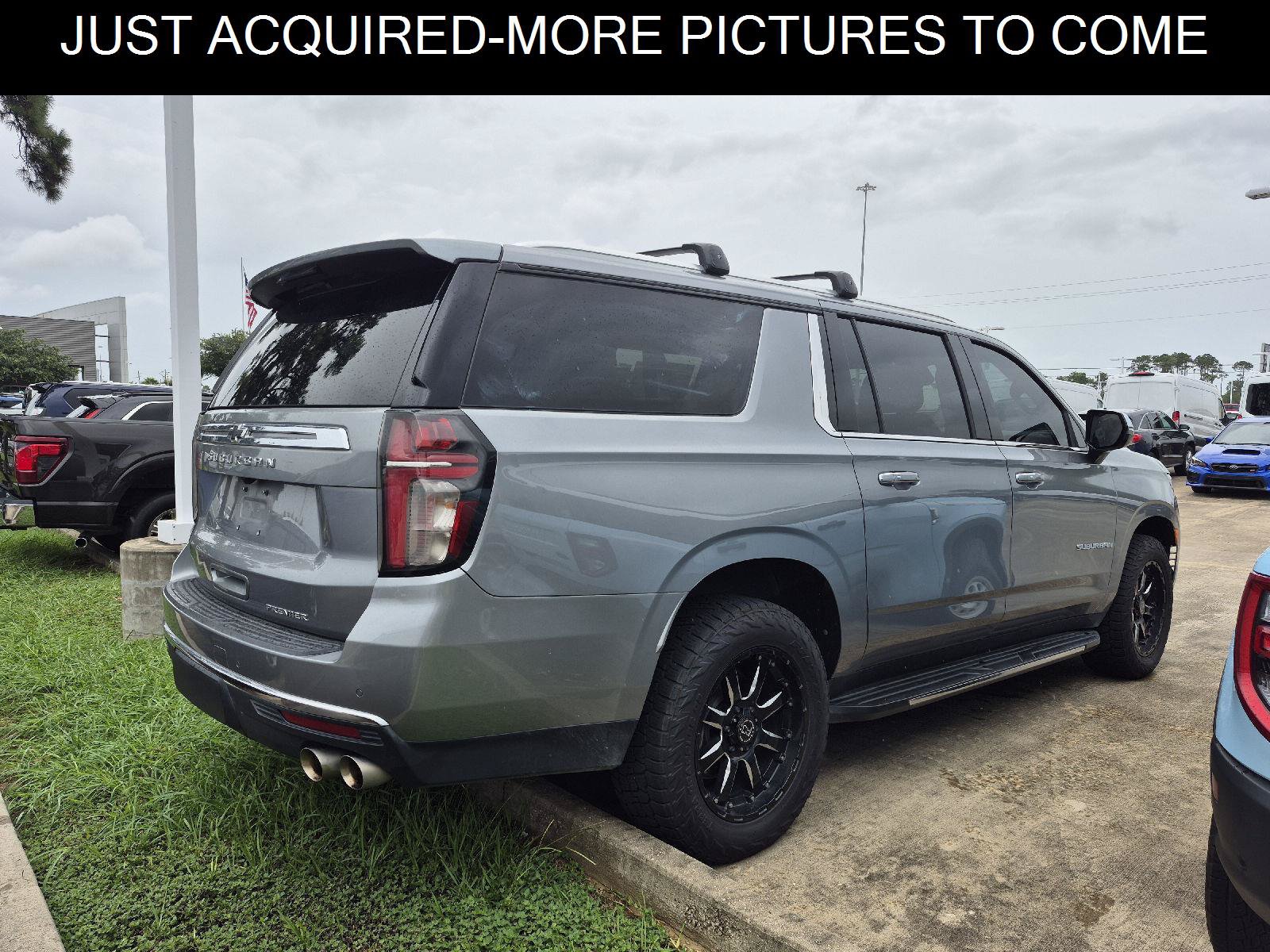Used 2023 Chevrolet Suburban Premier AWD/4WD image 3