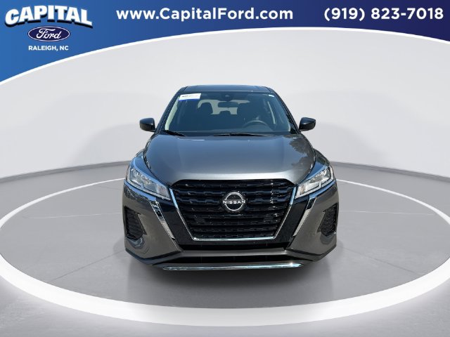 Used 2025 Nissan Kicks Play S FWD image 3