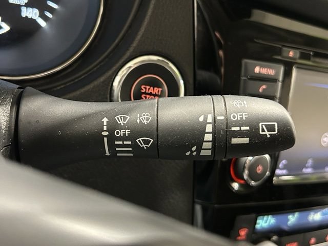 Used 2019 Nissan Rogue Sport SV AWD/4WD image 31