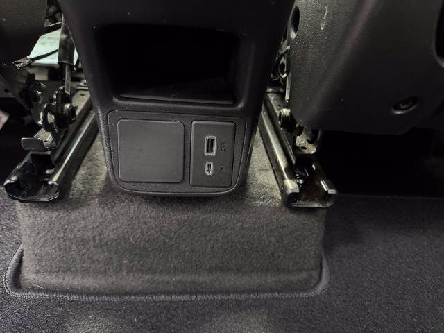 Used 2022 Buick Encore GX Select w/ Sport Touring Package FWD image 13
