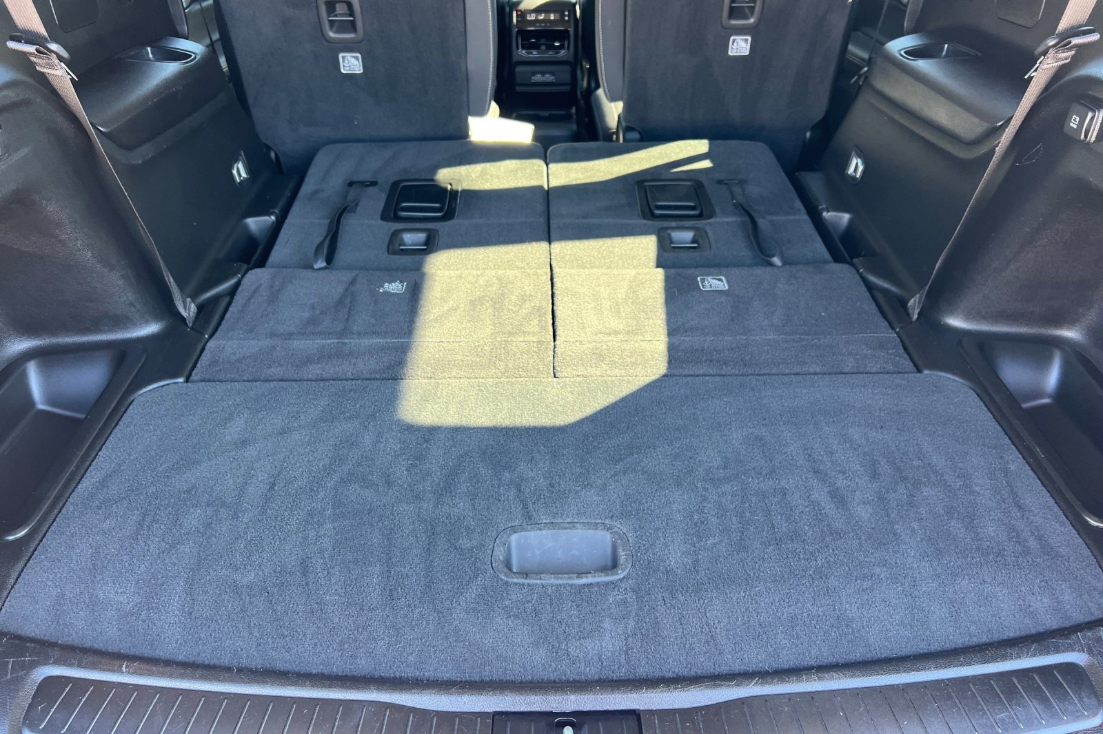 Used 2023 Jeep Grand Cherokee L Laredo image 17