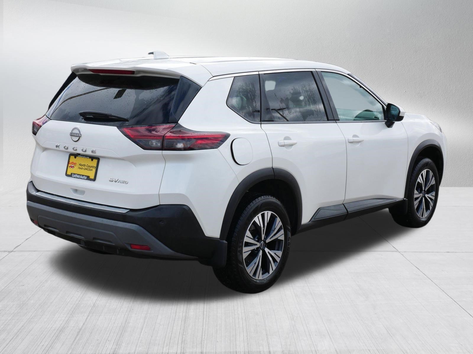 Used 2023 Nissan Rogue SV AWD/4WD image 7