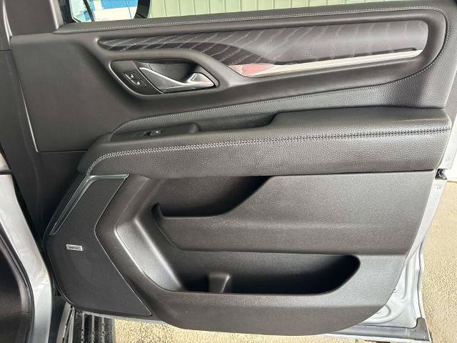 Used 2023 GMC Yukon Denali w/ Denali Reserve Package RWD image 19