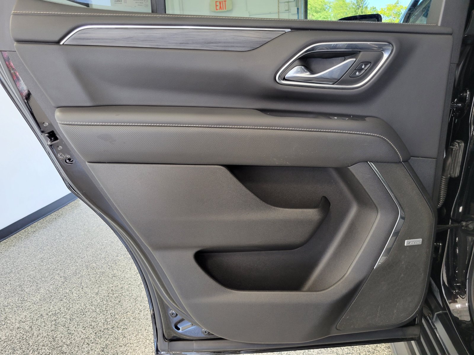 Used 2021 GMC Yukon SLT w/ Rear Media and Nav Package AWD/4WD image 23