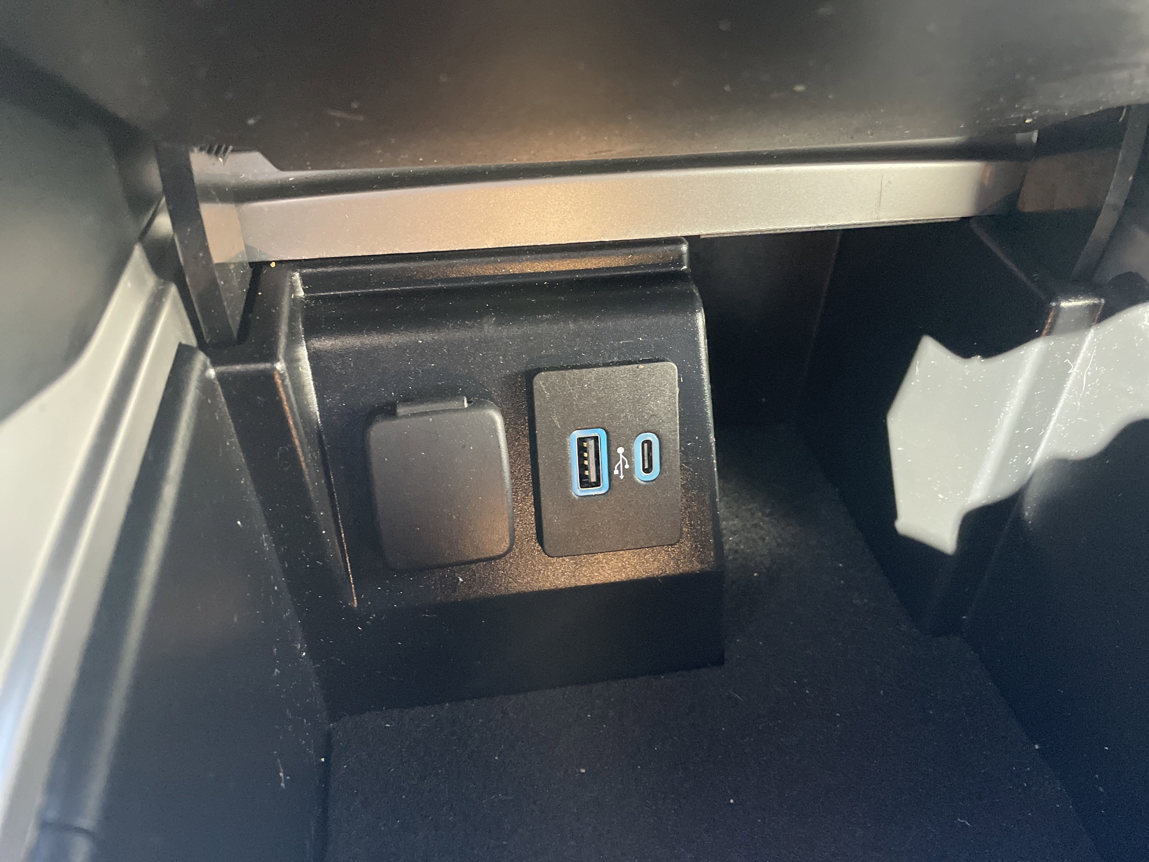 Certified 2021 Ford Explorer ST w/ Equipment Group 401A image 33