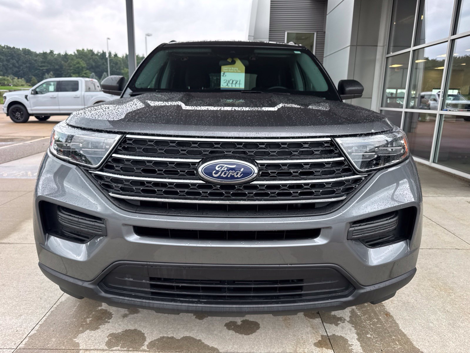 Certified 2024 Ford Explorer XLT w/ Class IV Trailer Tow Package AWD/4WD image 11