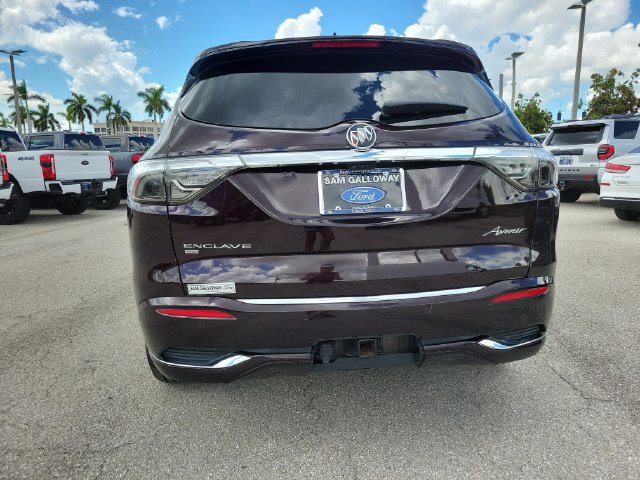 Used 2022 Buick Enclave Avenir w/ Avenir Technology Package AWD/4WD image 5