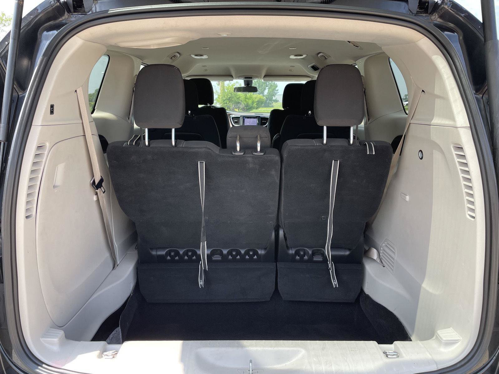 Used 2022 Chrysler Voyager LX FWD image 34