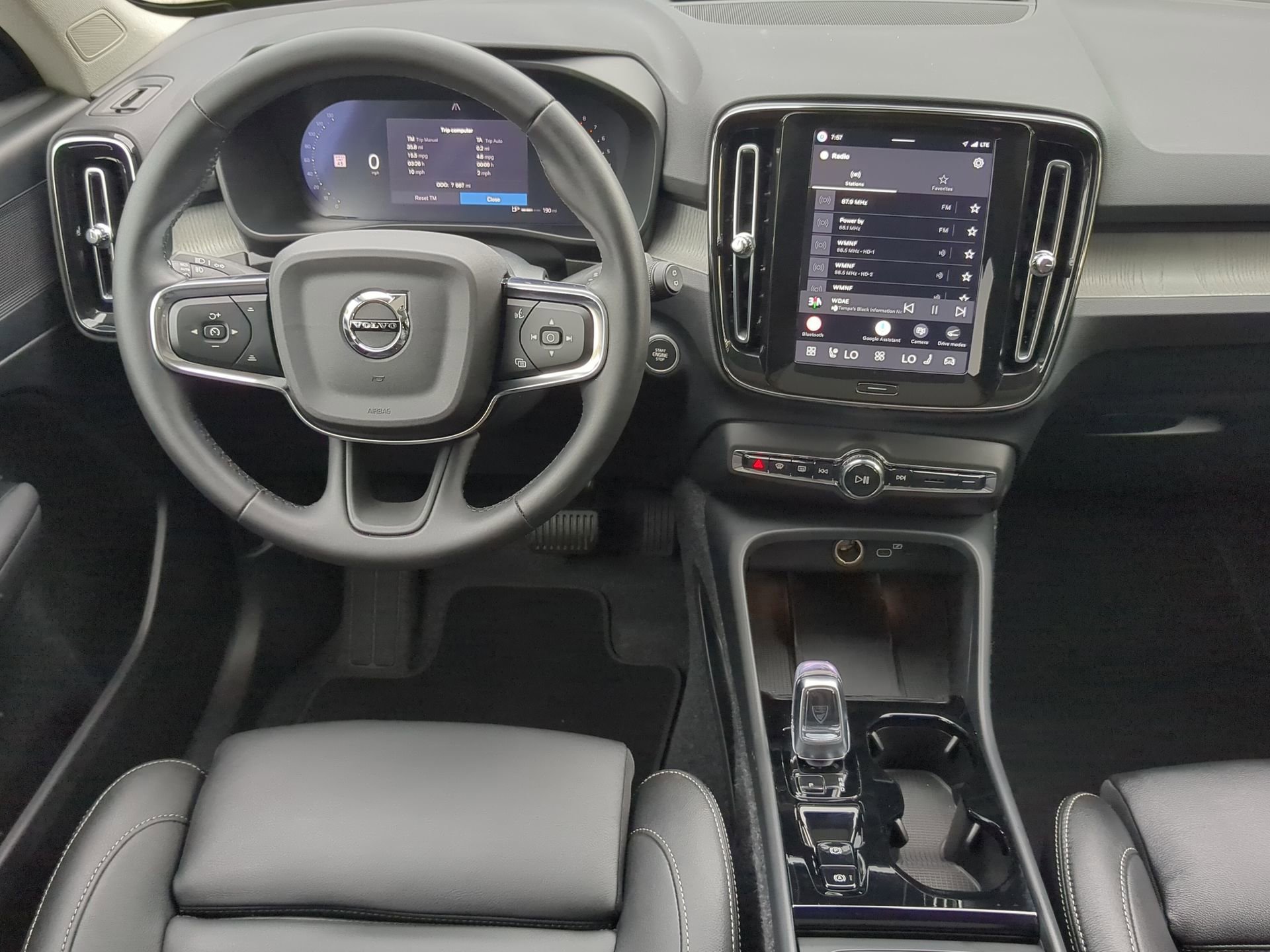 Used 2026 Volvo XC40 B5 Plus AWD/4WD image 51