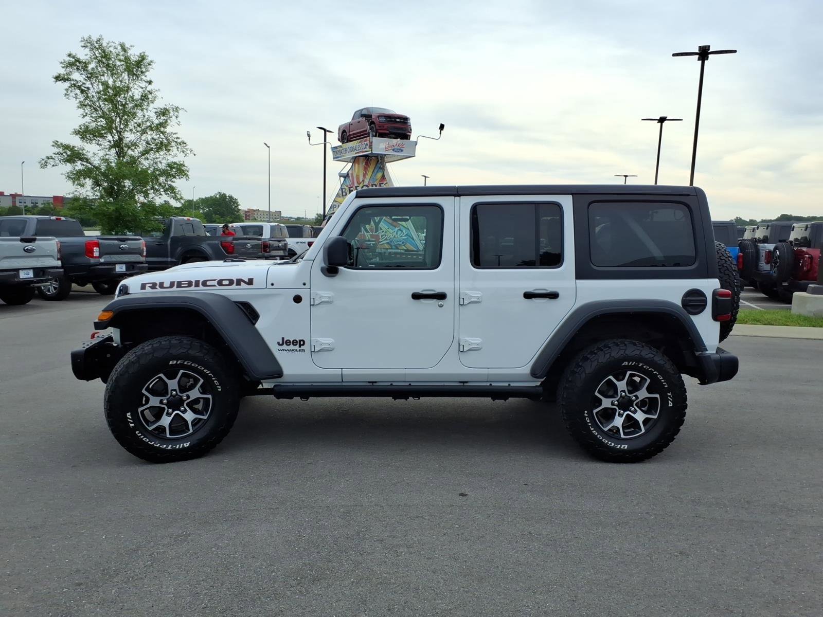 Used 2022 Jeep Wrangler Unlimited Rubicon w/ Steel Bumper Group AWD/4WD image 6