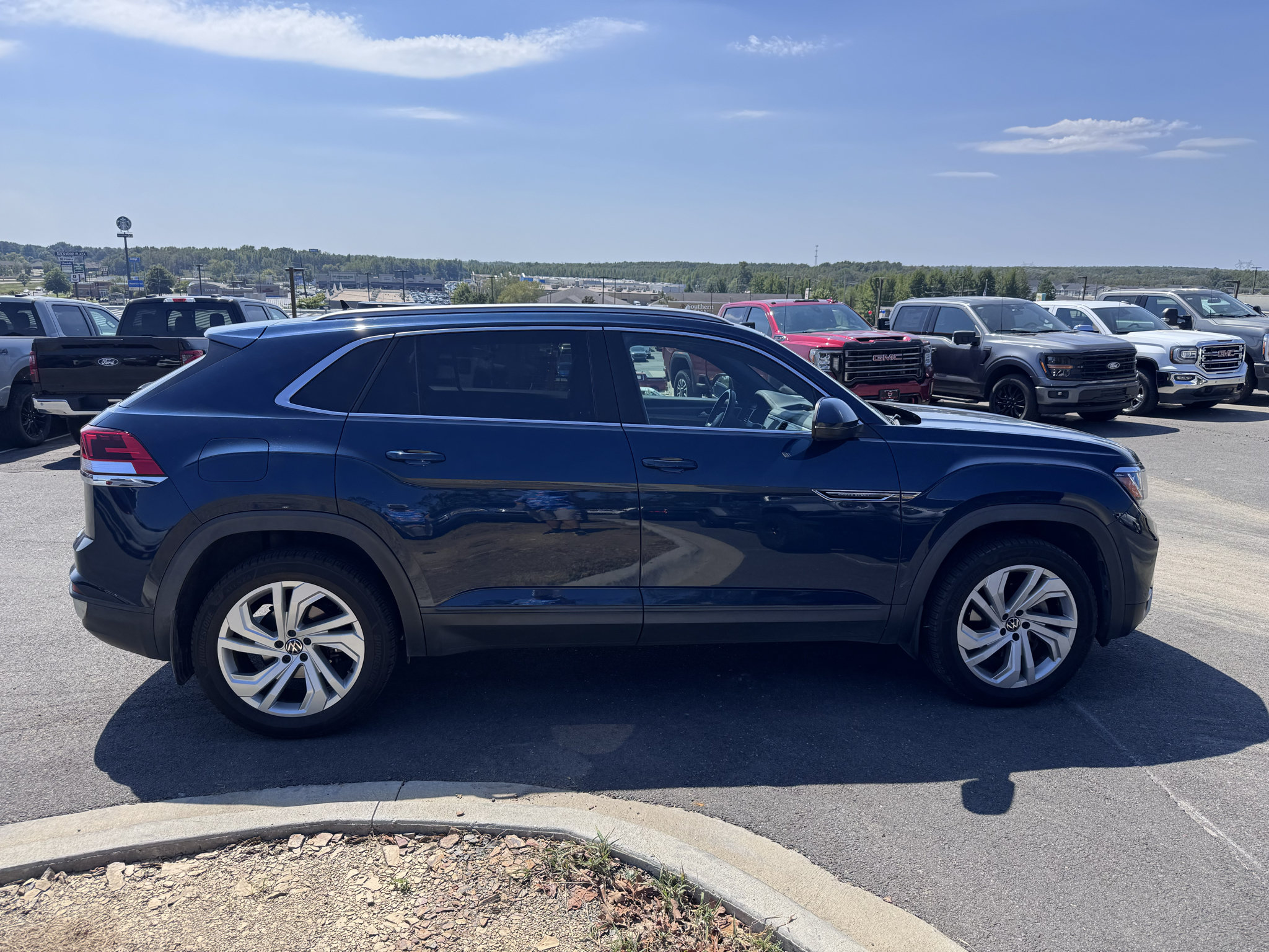 Used 2020 Volkswagen Atlas Cross Sport SEL AWD/4WD image 4