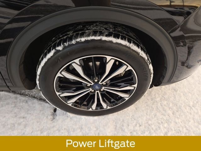 Certified 2022 Ford Escape SE w/ SE Sport Appearance Package image 12