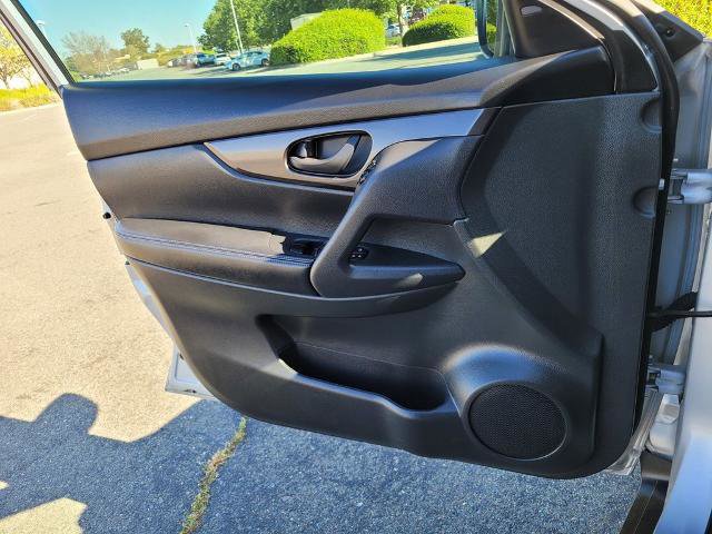 Used 2019 Nissan Rogue S FWD image 27