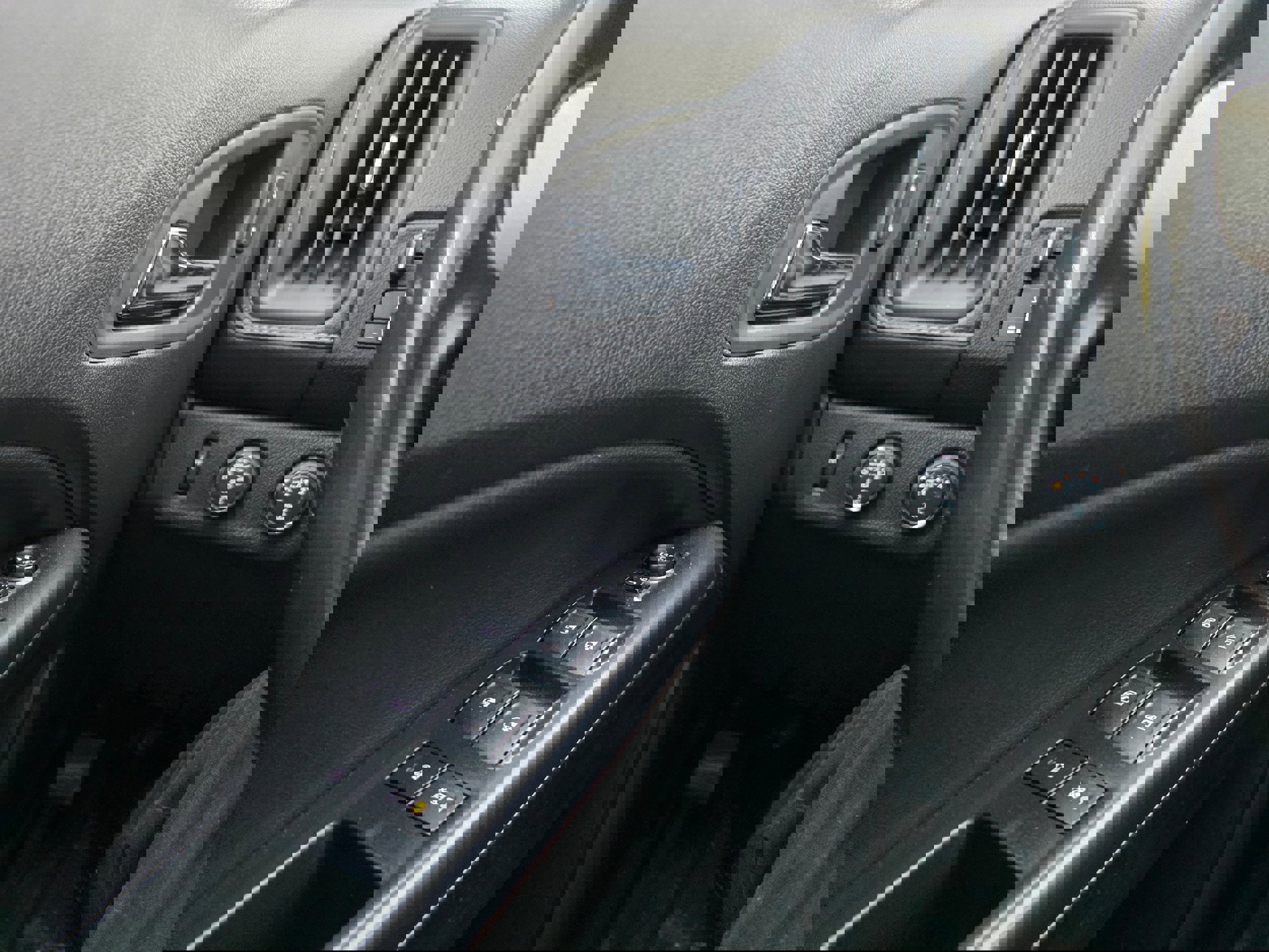 Used 2020 GMC Canyon SLT w/ Driver Alert Package image 19