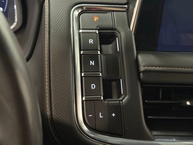 Used 2022 GMC Yukon AT4 AWD/4WD image 17