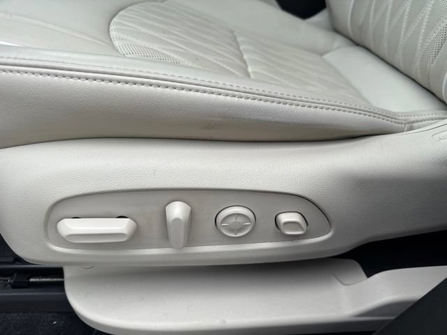 Used 2022 Buick Enclave Avenir w/ Avenir Technology Package AWD/4WD image 20