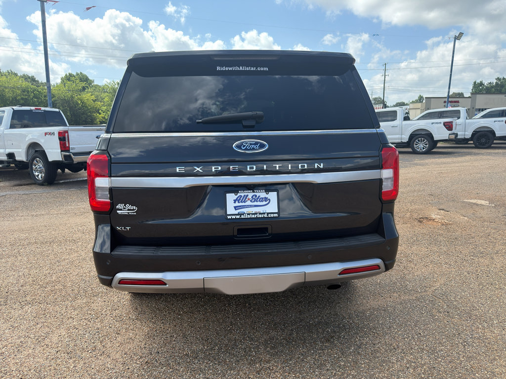 Certified 2022 Ford Expedition XLT RWD image 5