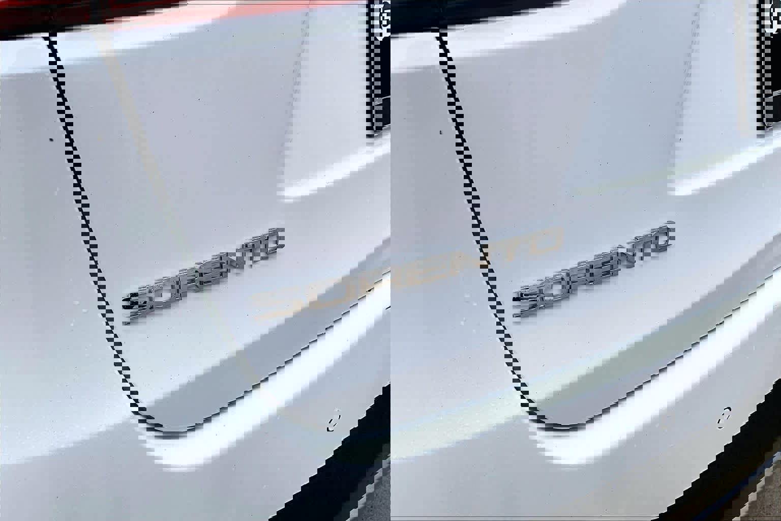 Used 2018 Kia Sorento EX image 12