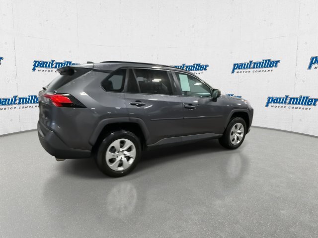 Used 2021 Toyota RAV4 LE FWD image 11