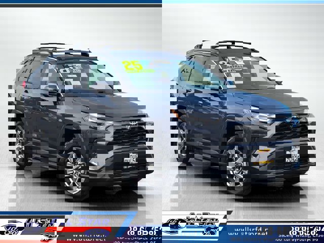 Used 2025 Toyota RAV4 XLE image 7