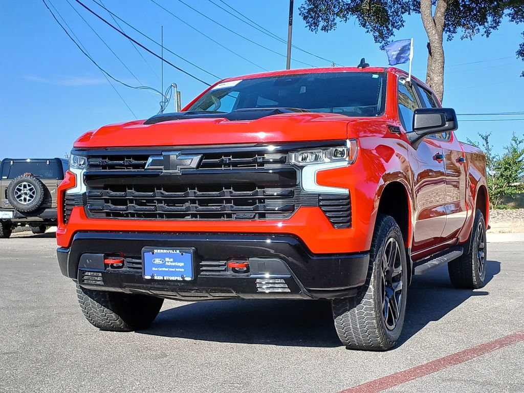 Used 2024 Chevrolet Silverado 1500 LT Trail Boss w/ LPO, Dark Essentials Package AWD/4WD image 7