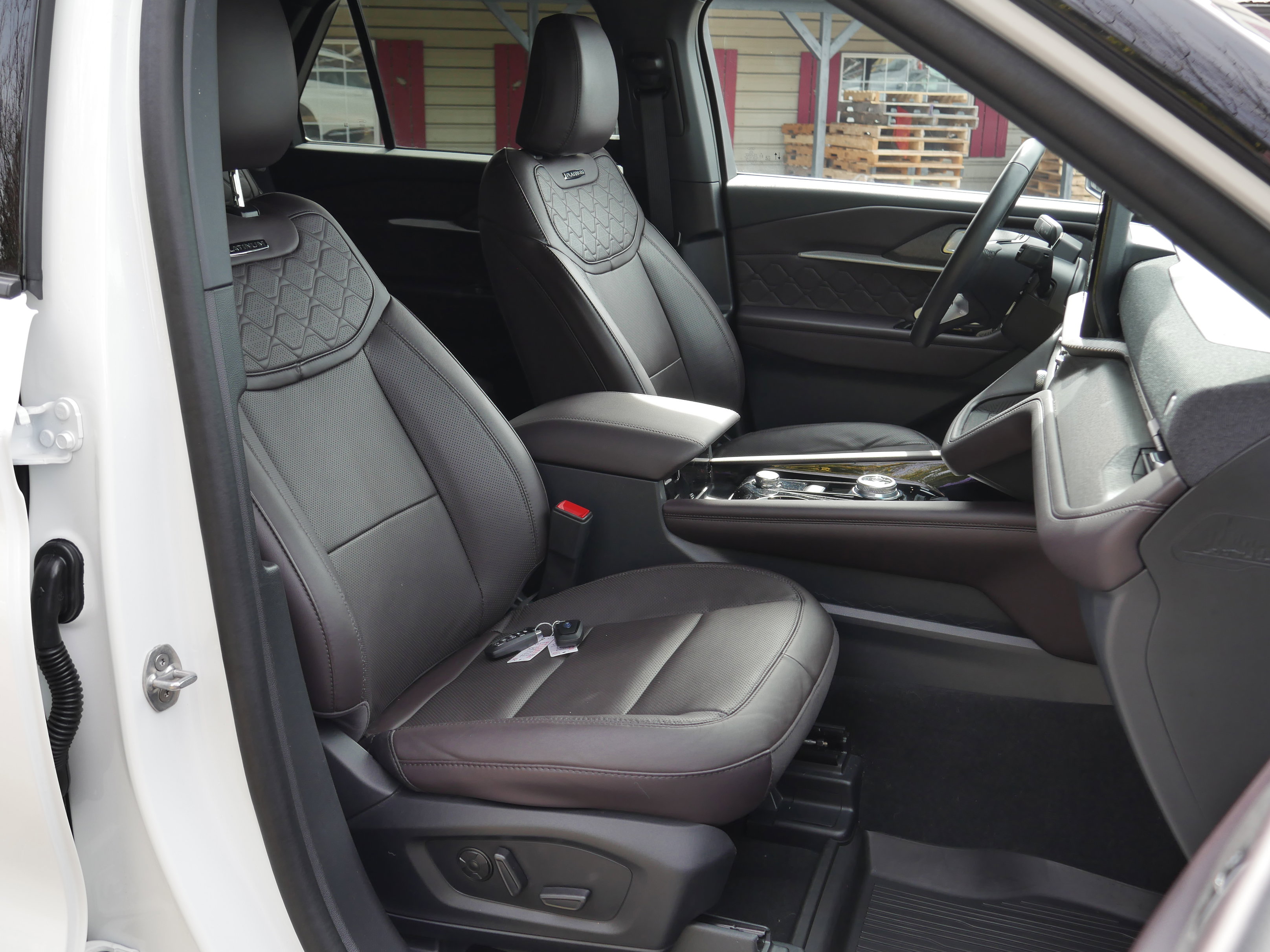 Certified 2025 Ford Explorer Platinum w/ Ultimate Package AWD/4WD image 36