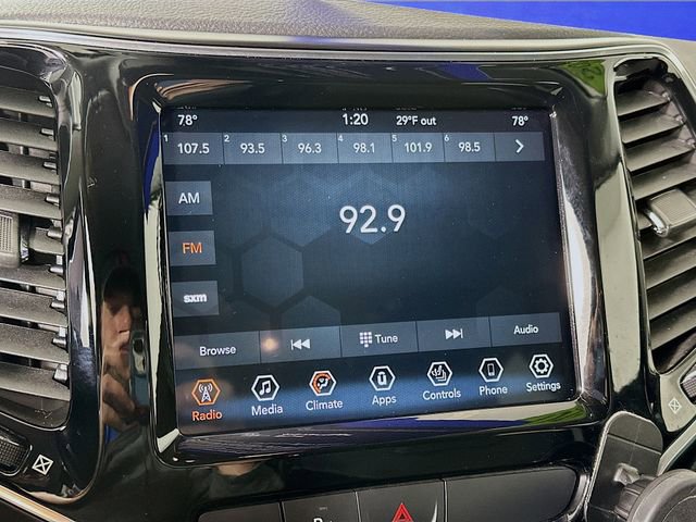 Used 2020 Jeep Cherokee Limited image 21