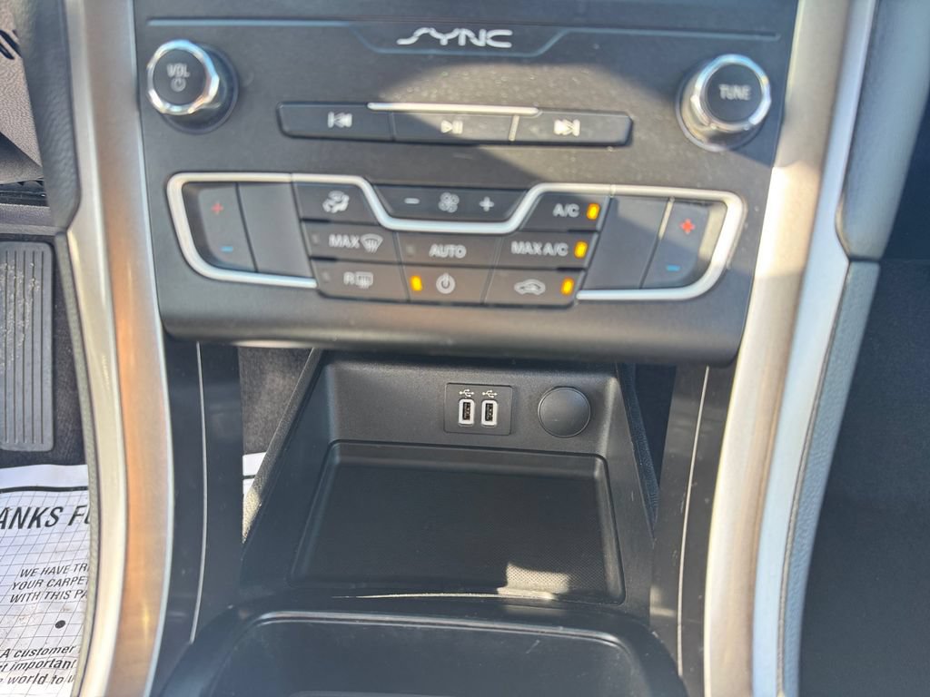 Certified 2019 Ford Fusion SE FWD image 19