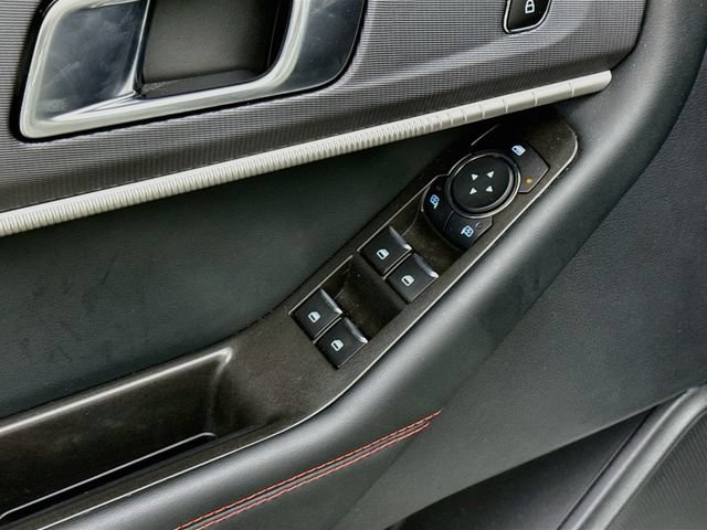Certified 2025 Ford Explorer ST-Line AWD/4WD image 18