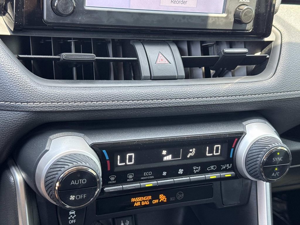 Used 2019 Toyota RAV4 XLE FWD image 14