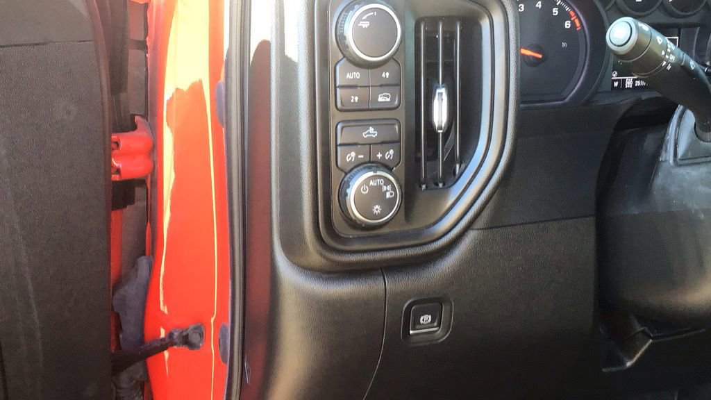 Used 2022 Chevrolet Silverado 1500 Custom image 16