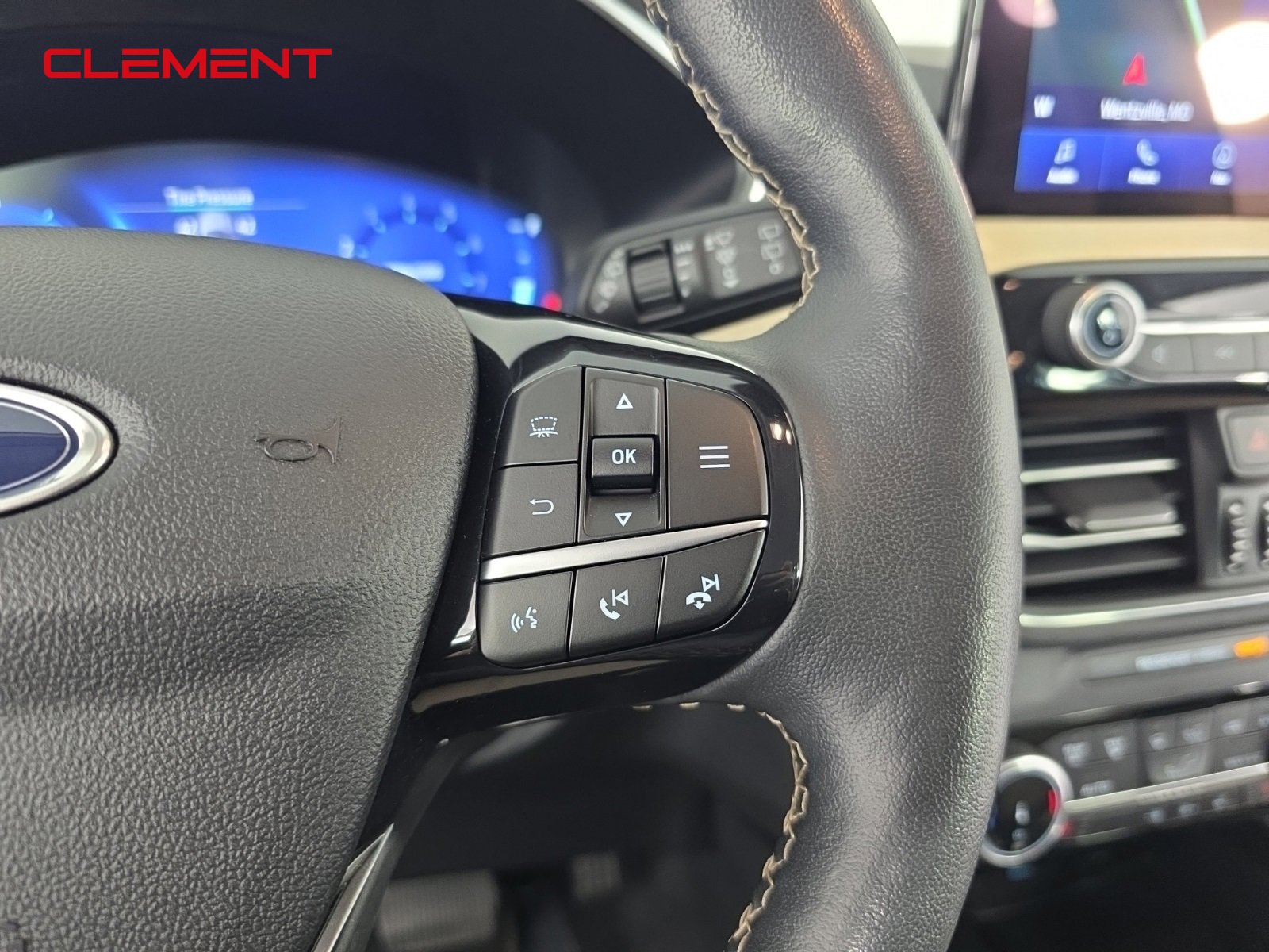 Certified 2022 Ford Escape Titanium w/ Titanium Elite Package image 17