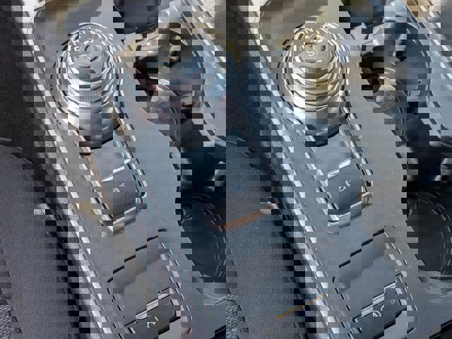 Certified 2024 Ford Edge SE w/ Black Appearance Package image 23