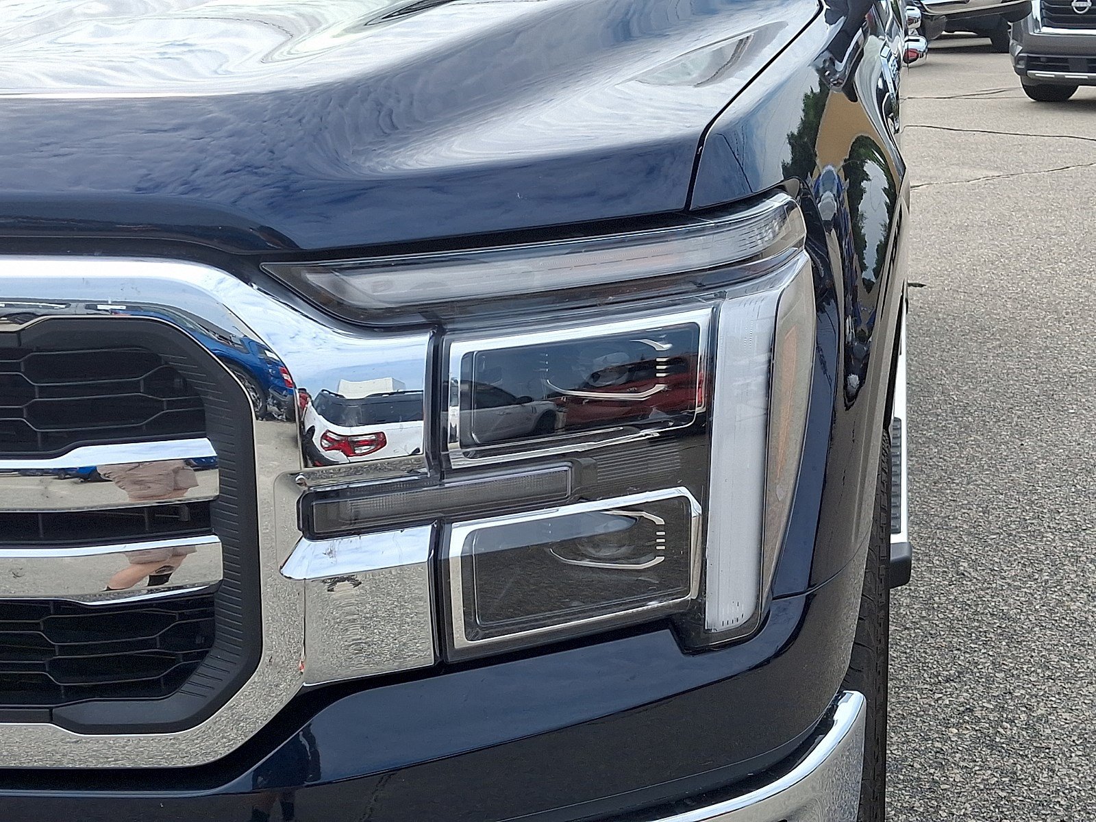 Certified 2025 Ford F150 Lariat w/ Equipment Group 501A Mid AWD/4WD image 9