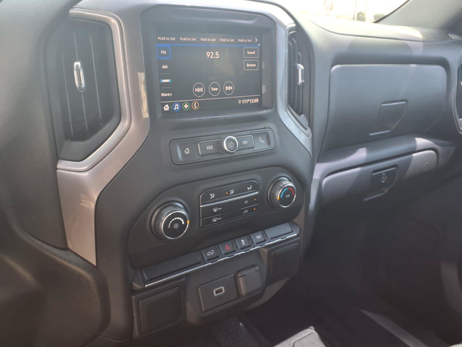 Used 2020 Chevrolet Silverado 1500 Custom w/ Custom Value Package RWD image 9