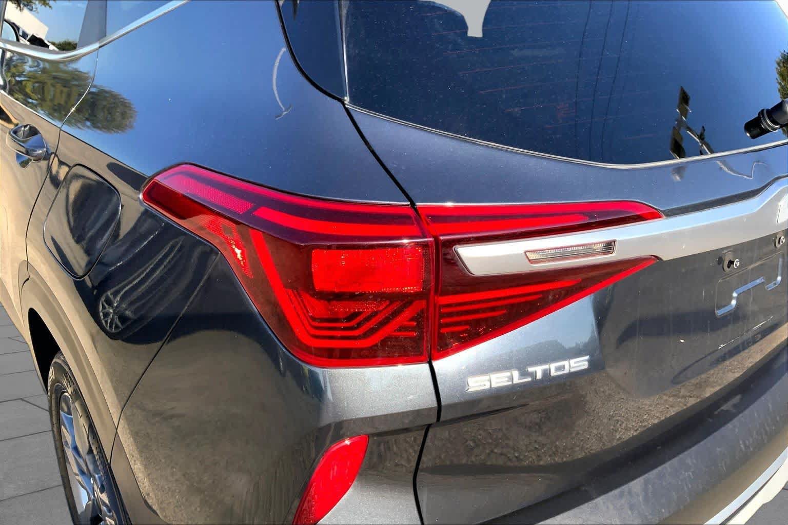 Used 2022 Kia Seltos S FWD image 25