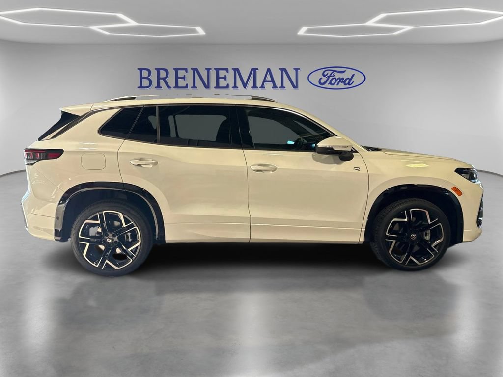 Used 2026 Volkswagen Tiguan SEL R-Line AWD/4WD image 4