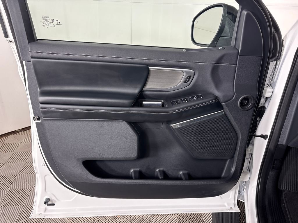 Certified 2025 Ford Expedition Platinum AWD/4WD image 23