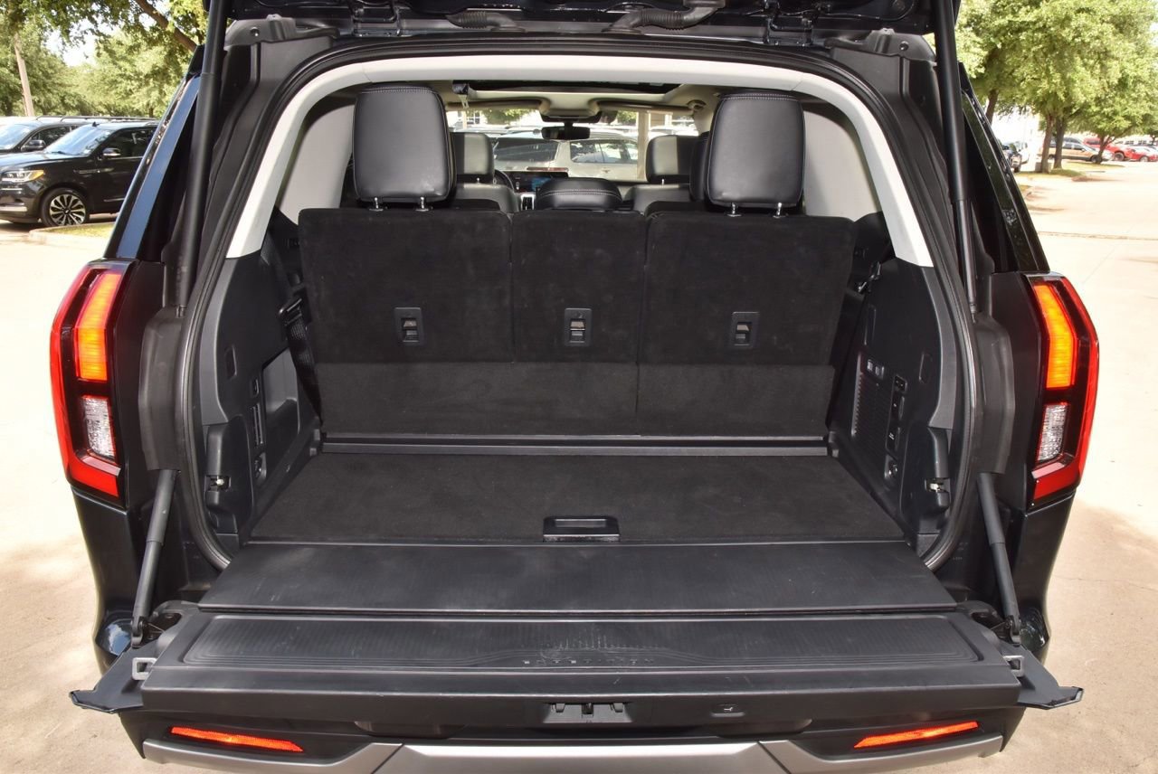 Certified 2025 Ford Expedition Platinum AWD/4WD image 40